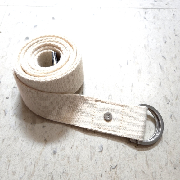Lululemon | Cream Unisex O/S Belt with Silver Accent - Picture 2 of 7